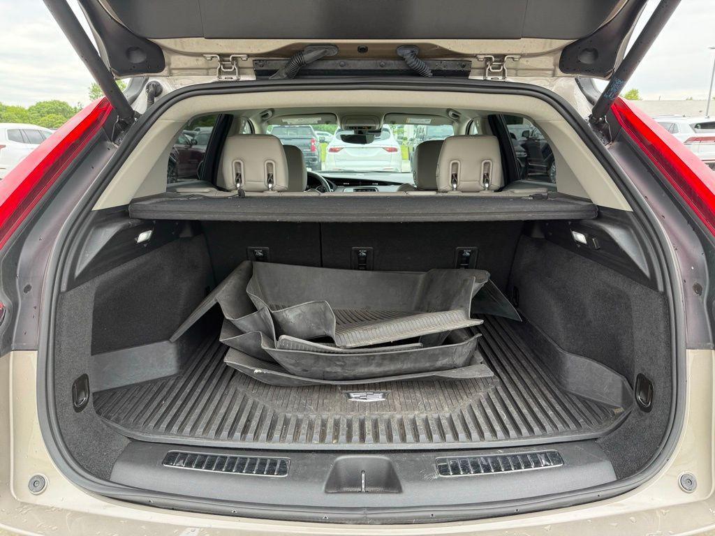 used 2022 Cadillac XT4 car, priced at $29,900