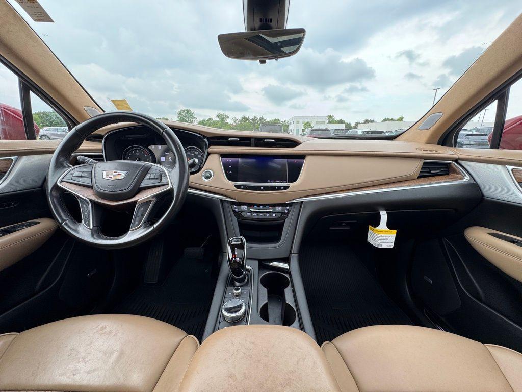 used 2020 Cadillac XT5 car, priced at $27,000