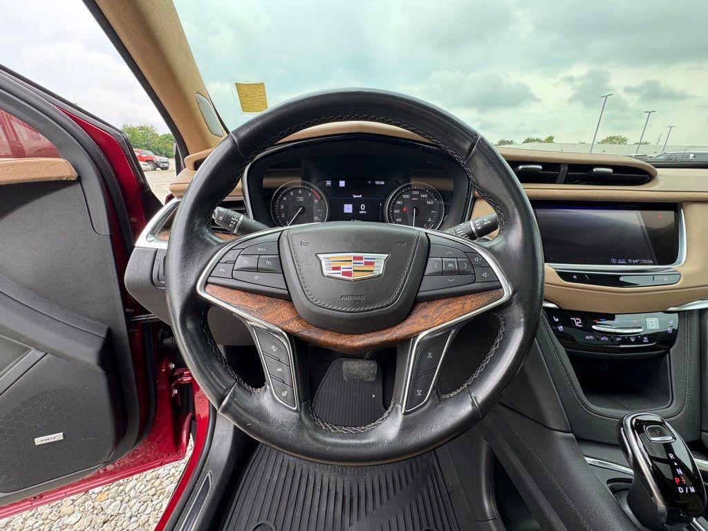 used 2020 Cadillac XT5 car, priced at $27,000
