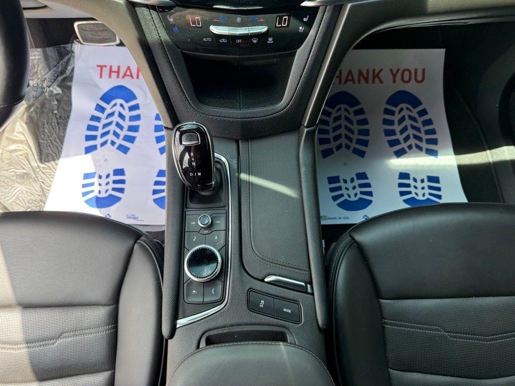 used 2024 Cadillac XT6 car, priced at $54,100