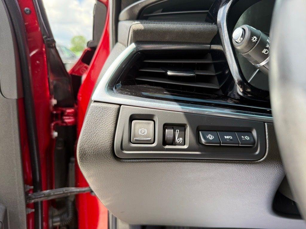 used 2024 Cadillac XT6 car, priced at $54,100