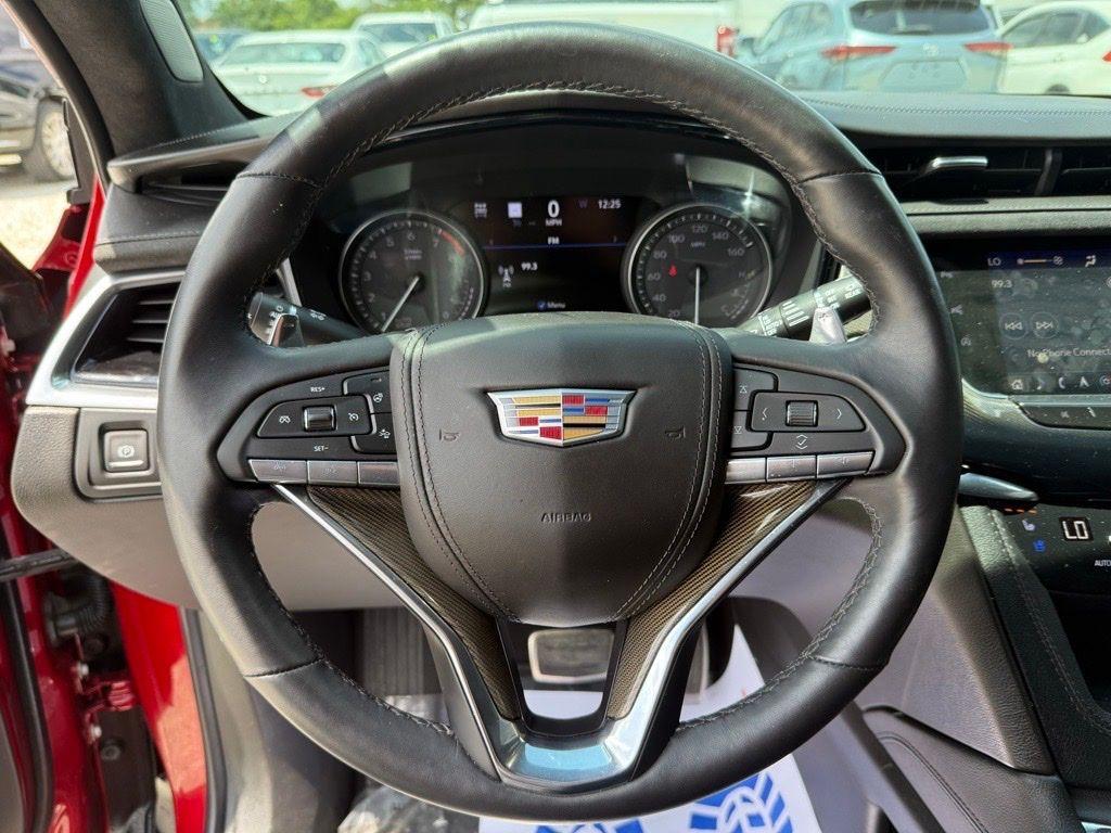 used 2024 Cadillac XT6 car, priced at $54,100
