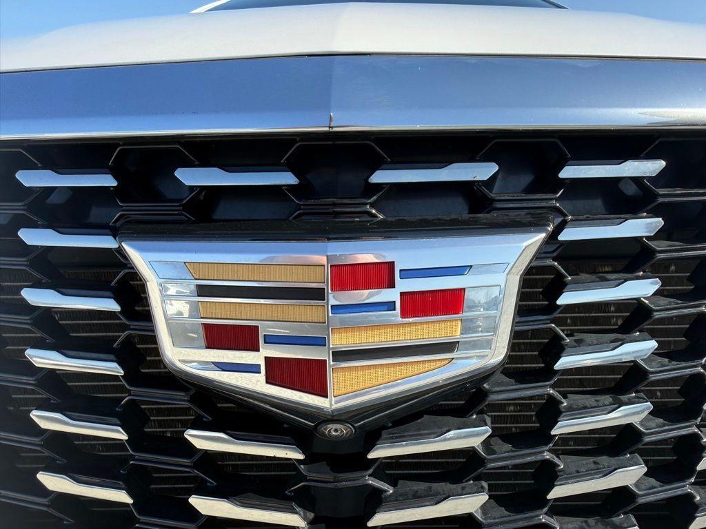 used 2023 Cadillac XT5 car, priced at $33,695