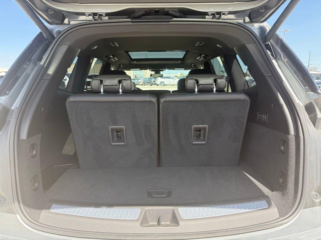 used 2024 Cadillac XT6 car, priced at $55,500