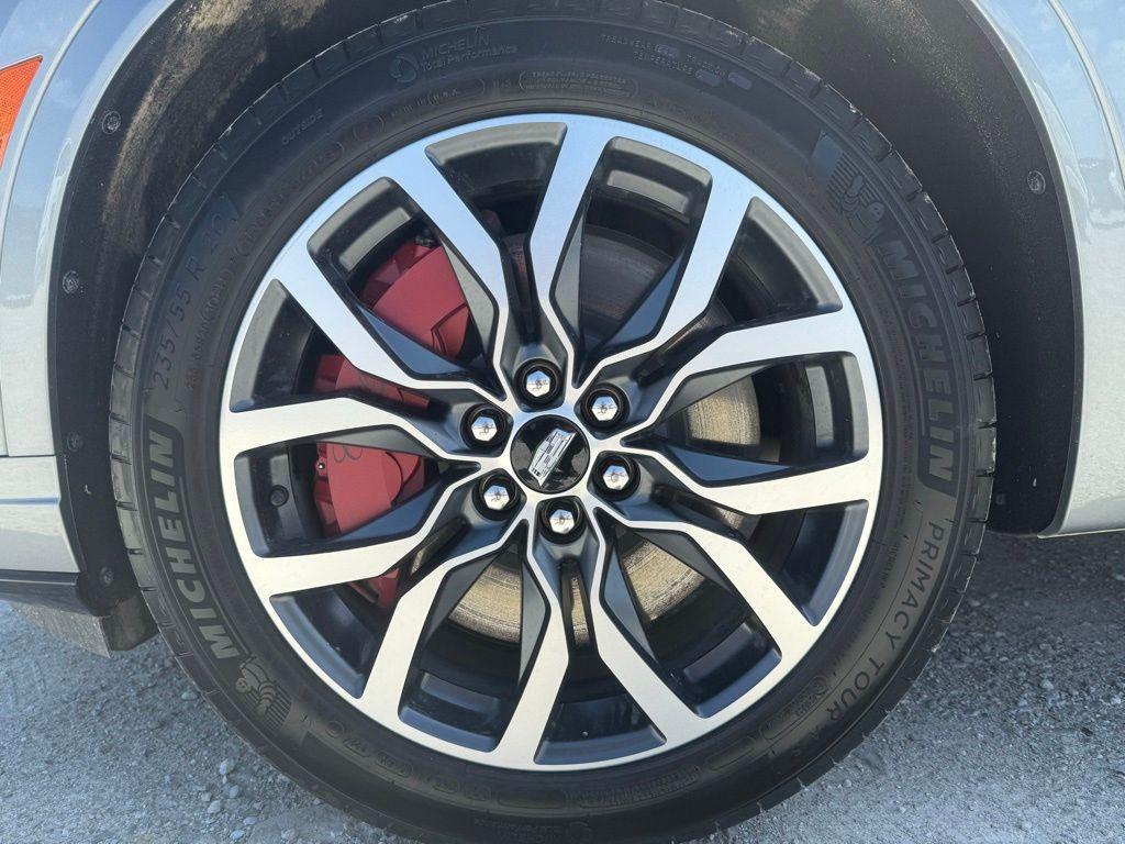 used 2024 Cadillac XT6 car, priced at $55,500