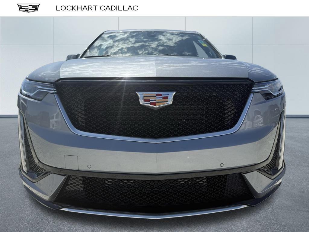 used 2024 Cadillac XT6 car, priced at $55,500