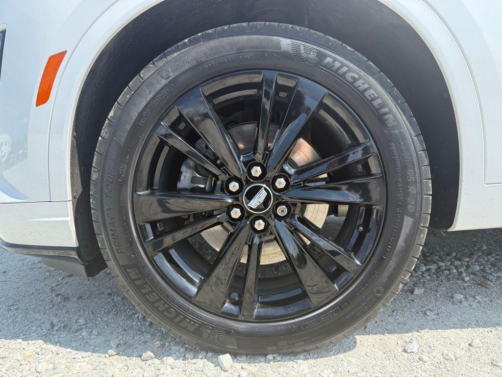 used 2024 Cadillac XT6 car, priced at $49,100