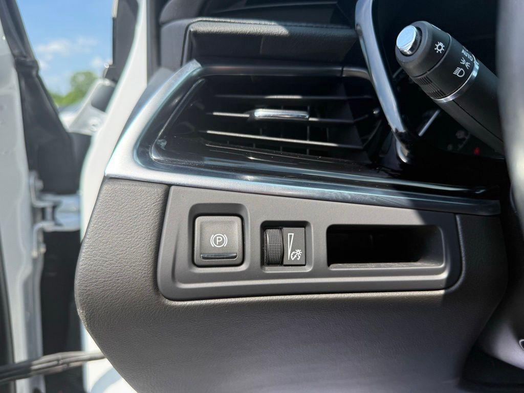 used 2024 Cadillac XT6 car, priced at $49,100