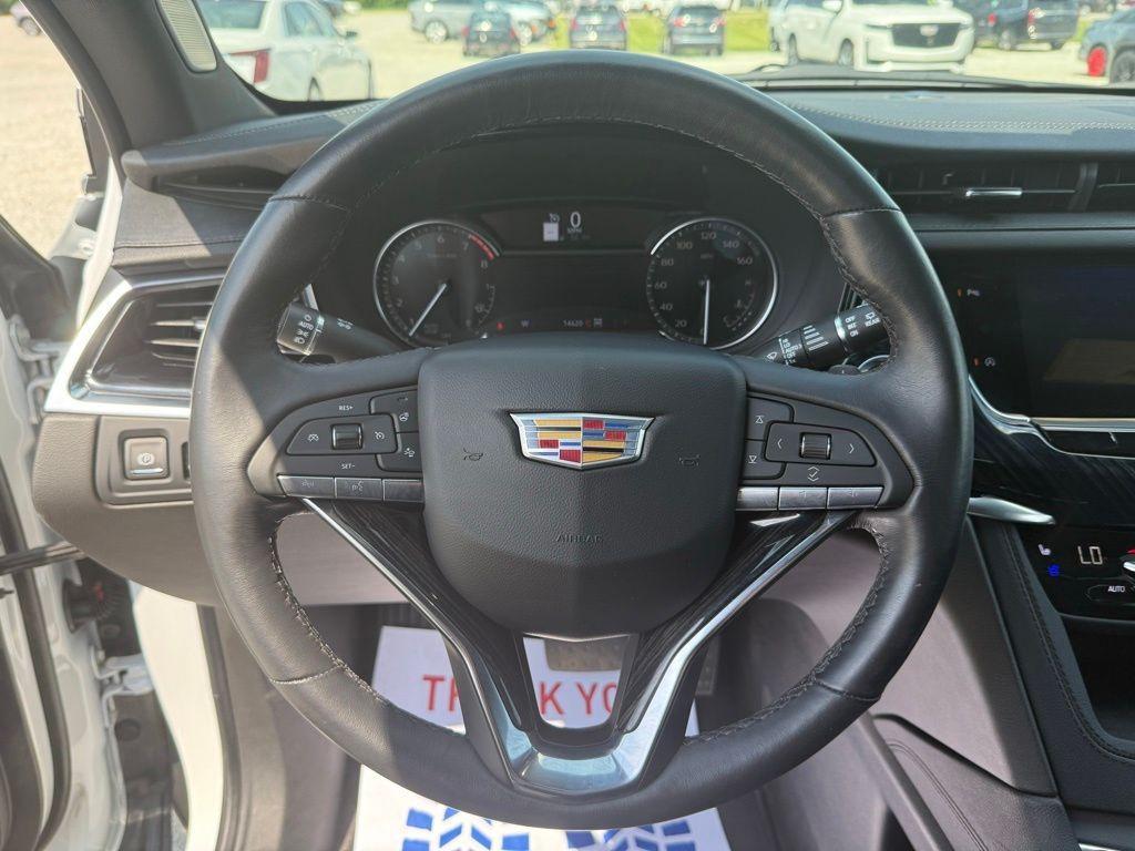 used 2024 Cadillac XT6 car, priced at $49,100