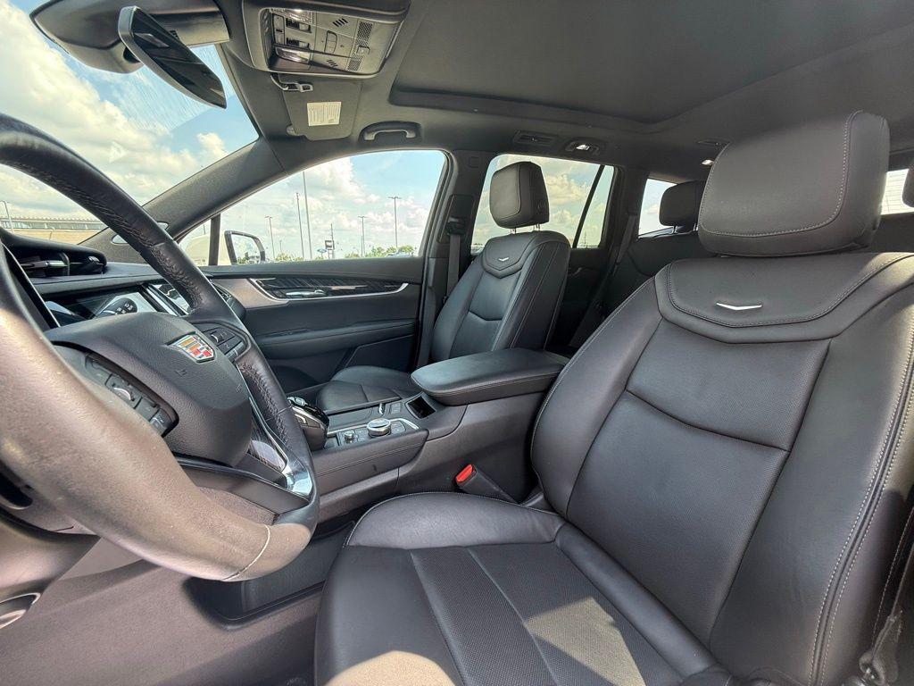 used 2024 Cadillac XT6 car, priced at $49,100