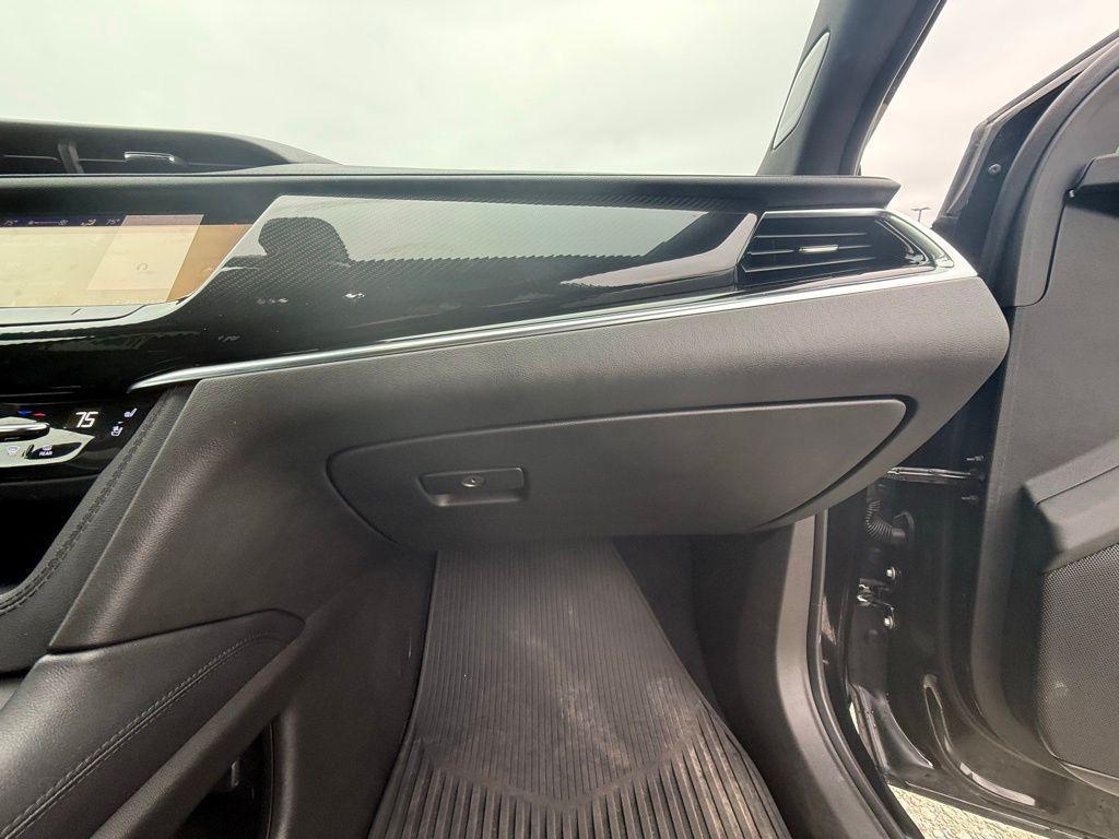 used 2024 Cadillac XT6 car, priced at $48,235