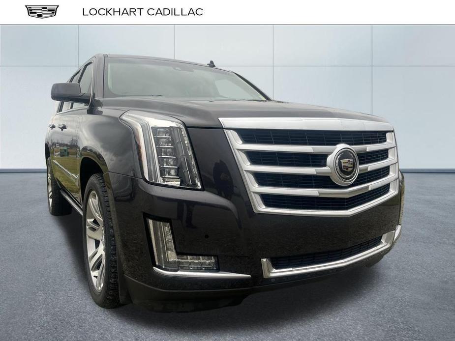 used 2015 Cadillac Escalade car, priced at $22,300