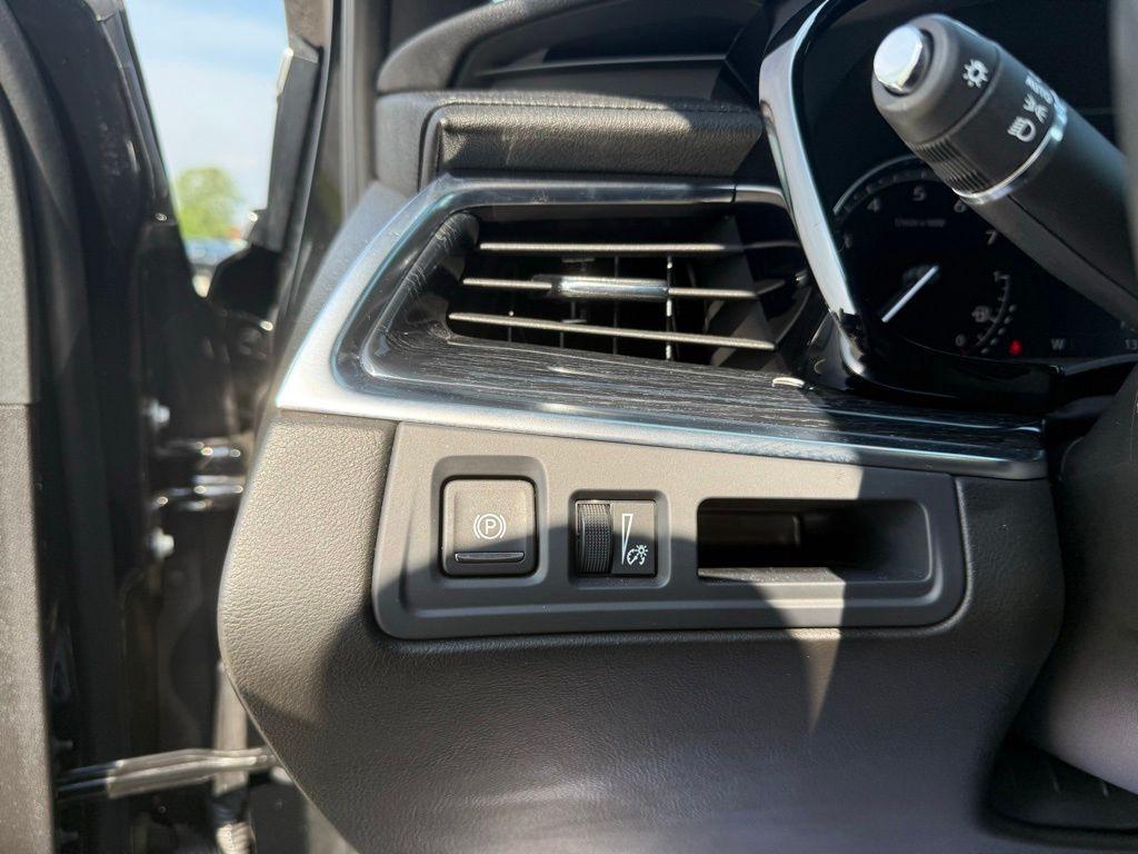 used 2024 Cadillac XT5 car, priced at $38,150
