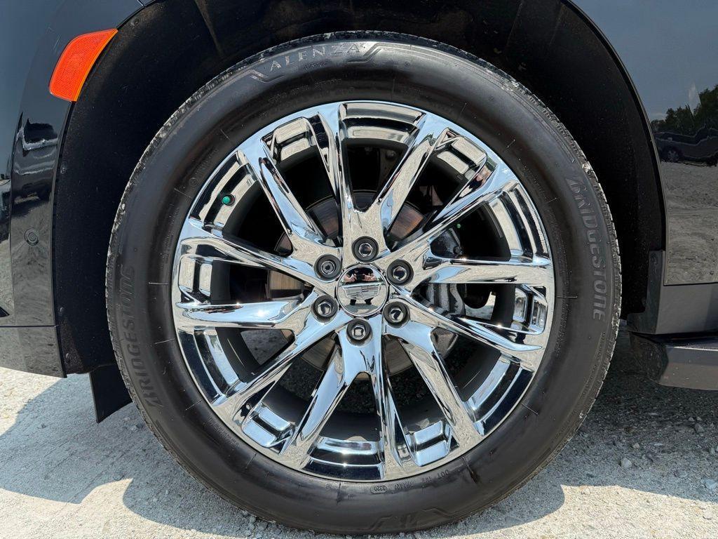 used 2021 Cadillac Escalade ESV car, priced at $70,018