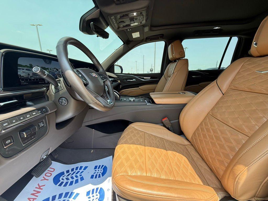used 2021 Cadillac Escalade ESV car, priced at $70,018