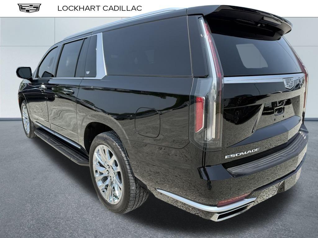 used 2021 Cadillac Escalade ESV car, priced at $70,018