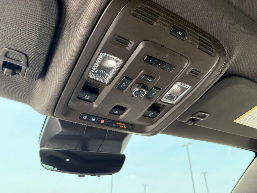 used 2021 Cadillac Escalade ESV car, priced at $70,018