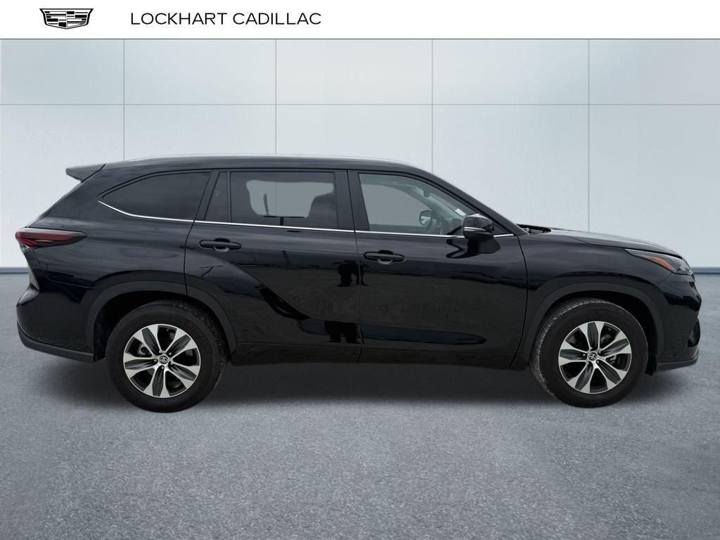 used 2024 Toyota Highlander car, priced at $43,500