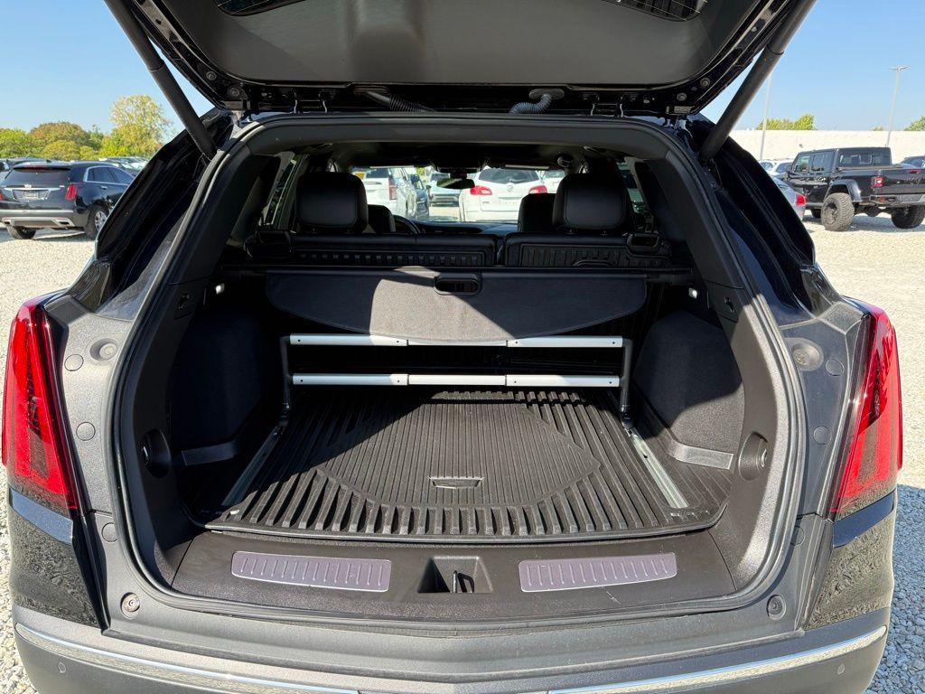 used 2023 Cadillac XT5 car, priced at $37,270