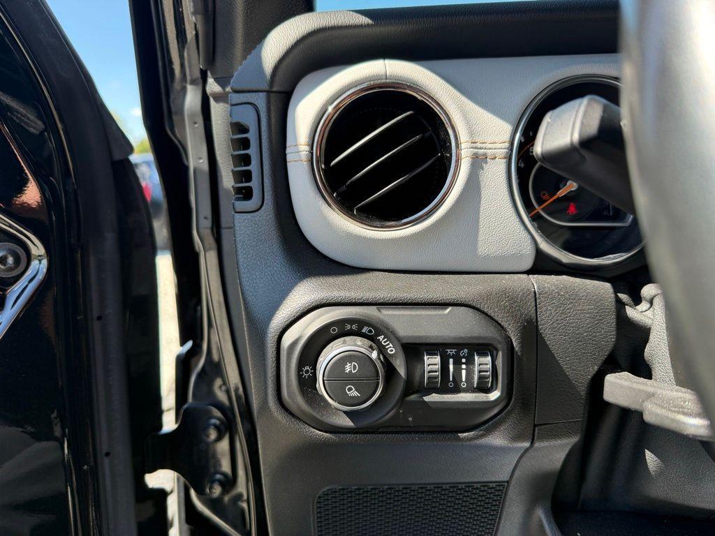 used 2021 Jeep Gladiator car, priced at $36,155