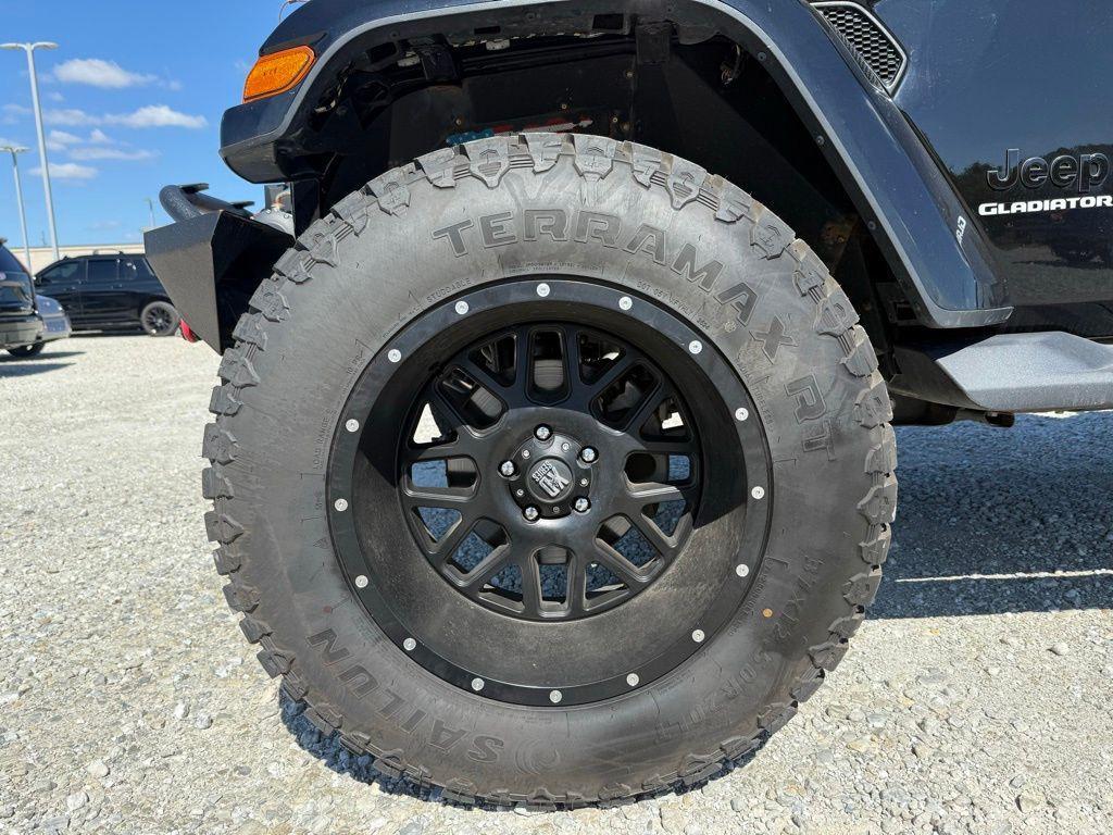 used 2021 Jeep Gladiator car, priced at $36,155