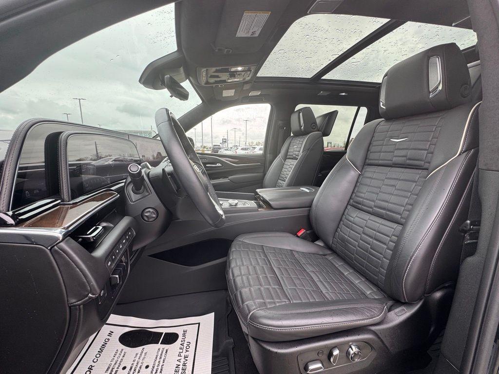 used 2023 Cadillac Escalade ESV car, priced at $89,100