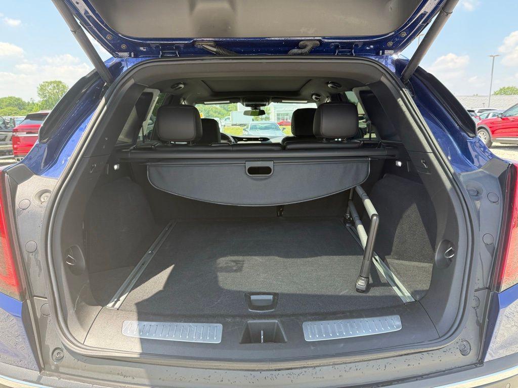 used 2024 Cadillac XT5 car, priced at $42,885