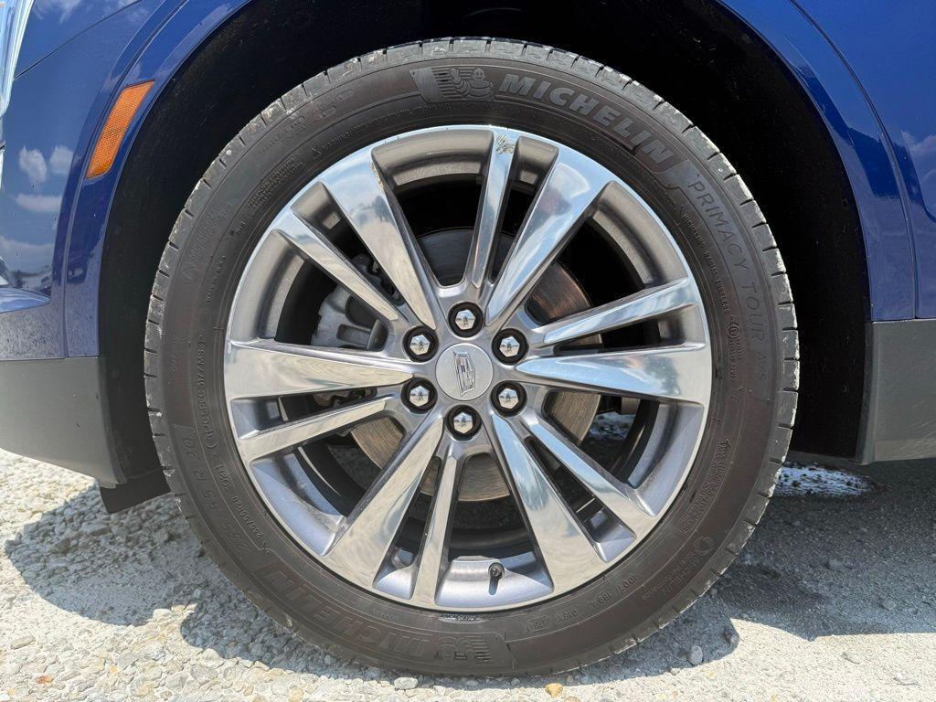 used 2024 Cadillac XT5 car, priced at $42,885
