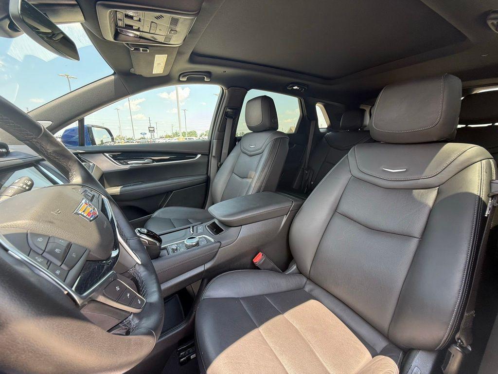 used 2024 Cadillac XT5 car, priced at $42,885