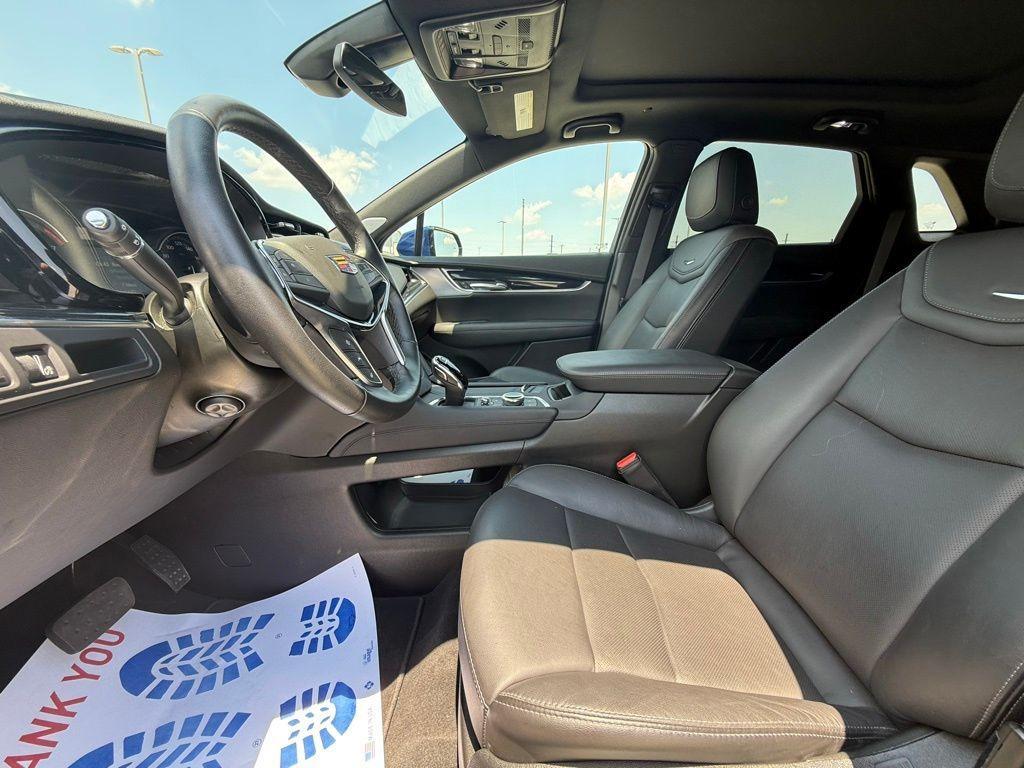 used 2024 Cadillac XT5 car, priced at $42,885