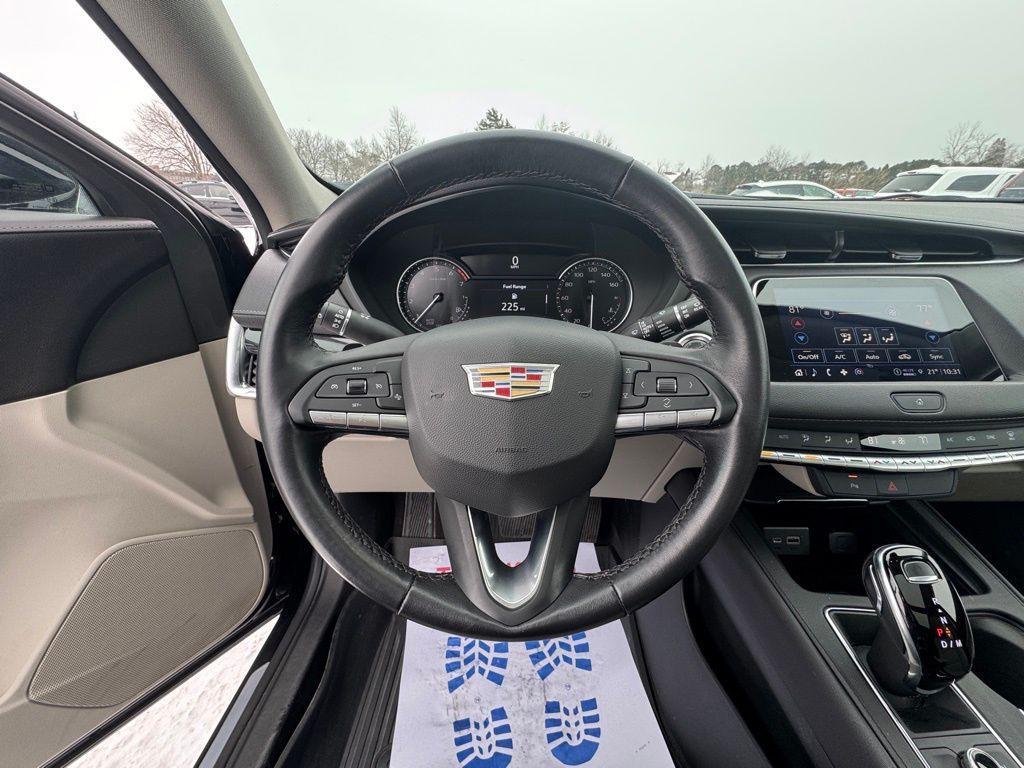 used 2022 Cadillac XT4 car, priced at $30,788