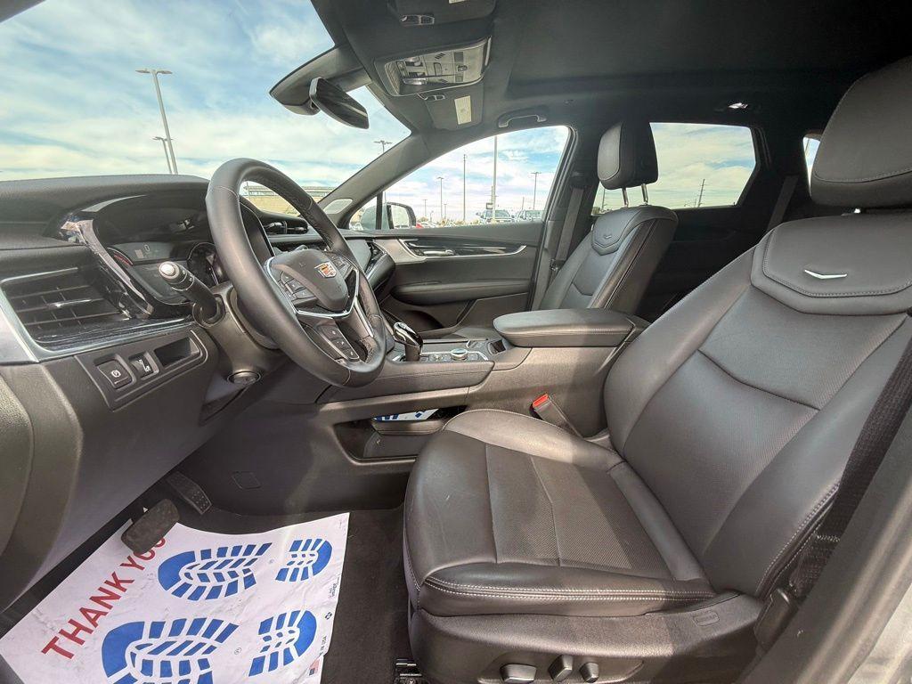 used 2025 Cadillac XT5 car, priced at $46,094