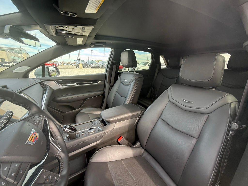used 2025 Cadillac XT5 car, priced at $46,094