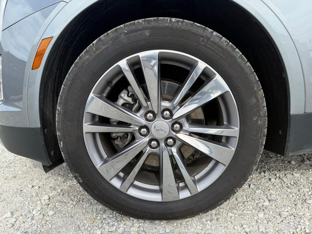 used 2025 Cadillac XT5 car, priced at $46,094