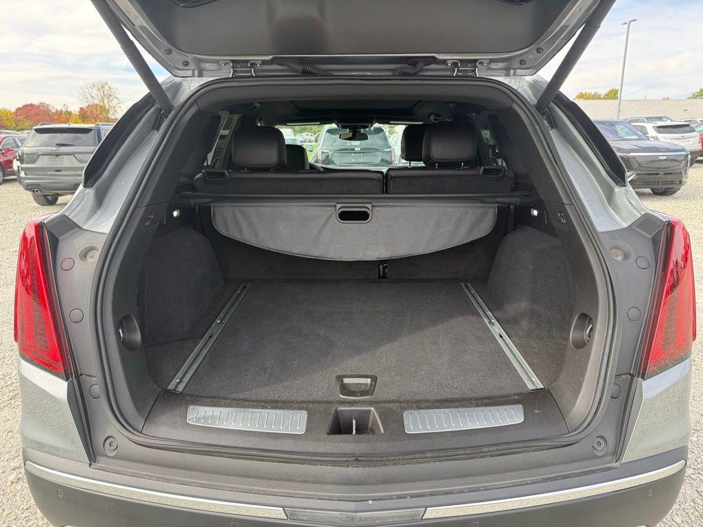 used 2025 Cadillac XT5 car, priced at $46,094