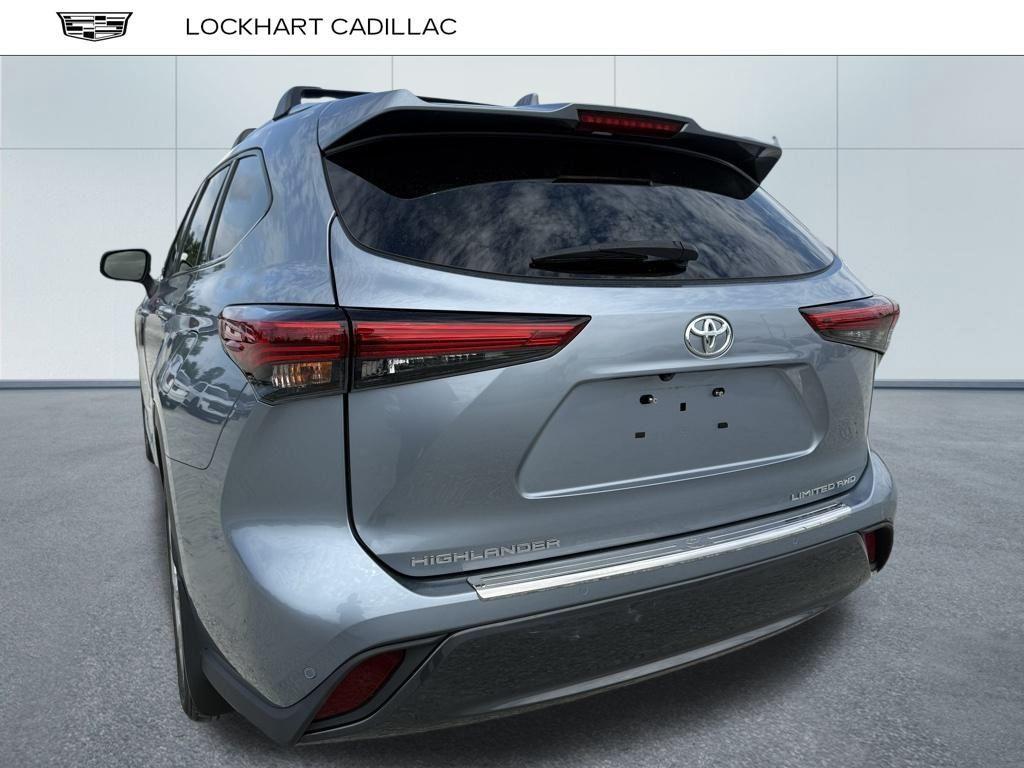 used 2021 Toyota Highlander car, priced at $38,500