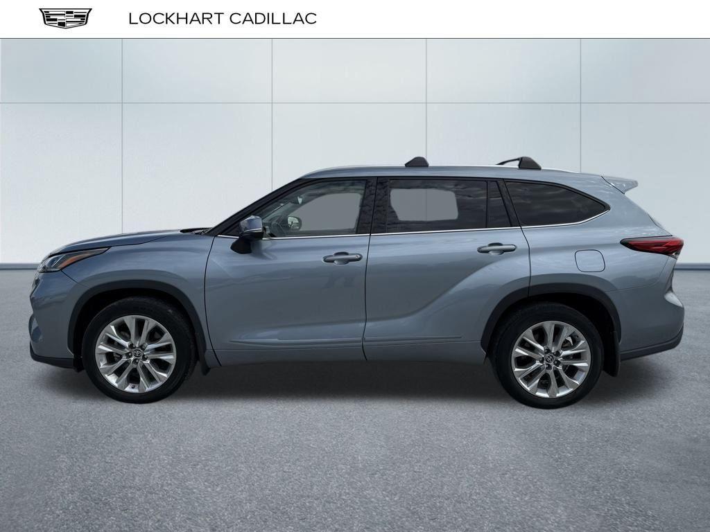 used 2021 Toyota Highlander car, priced at $38,500