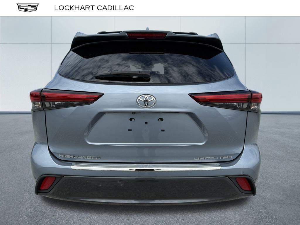 used 2021 Toyota Highlander car, priced at $38,500