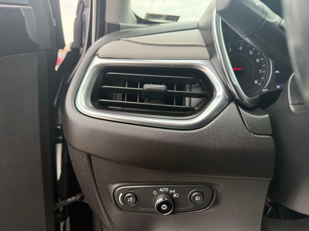 used 2020 Chevrolet Equinox car, priced at $20,650