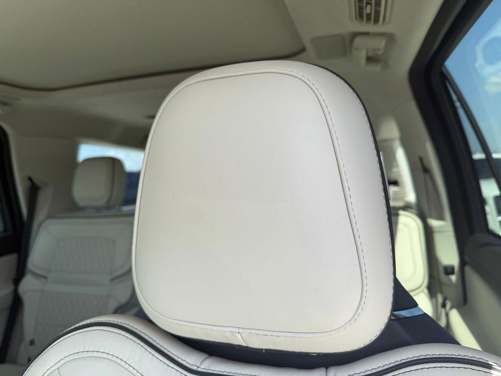 used 2024 Lincoln Navigator car, priced at $88,500