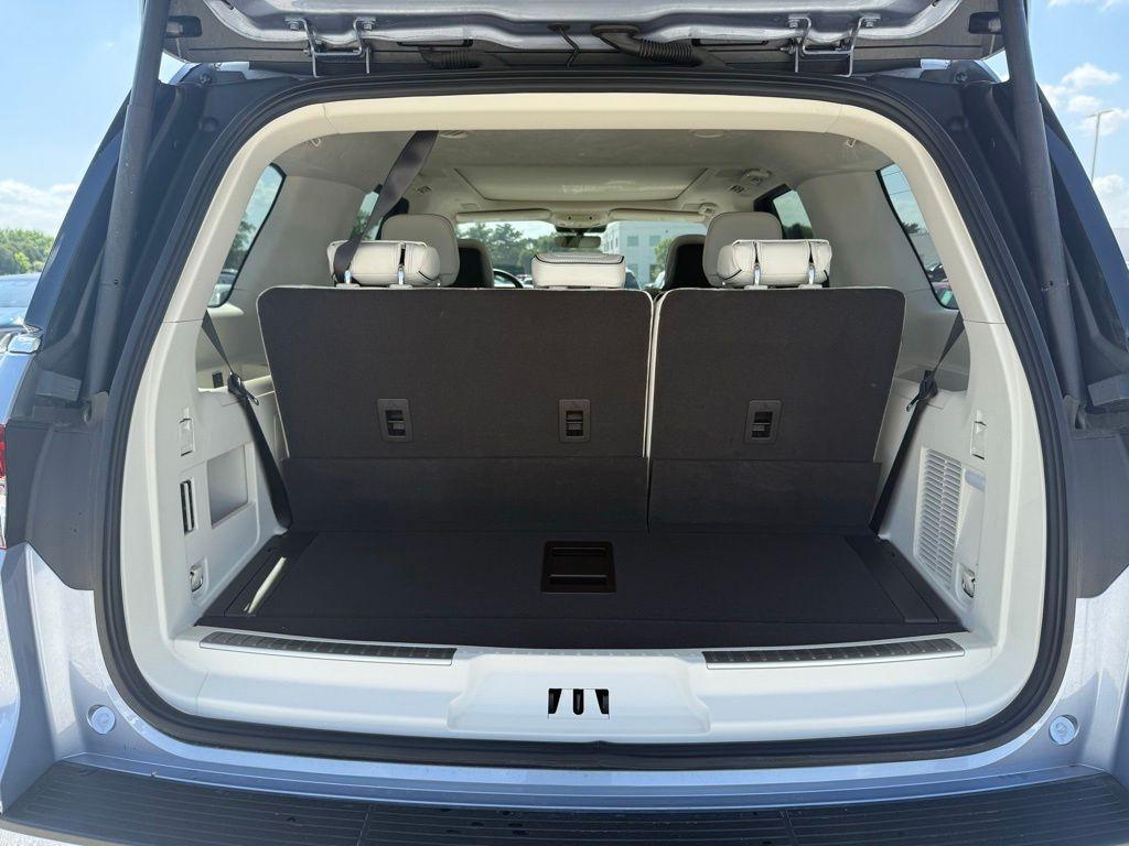 used 2024 Lincoln Navigator car, priced at $88,500