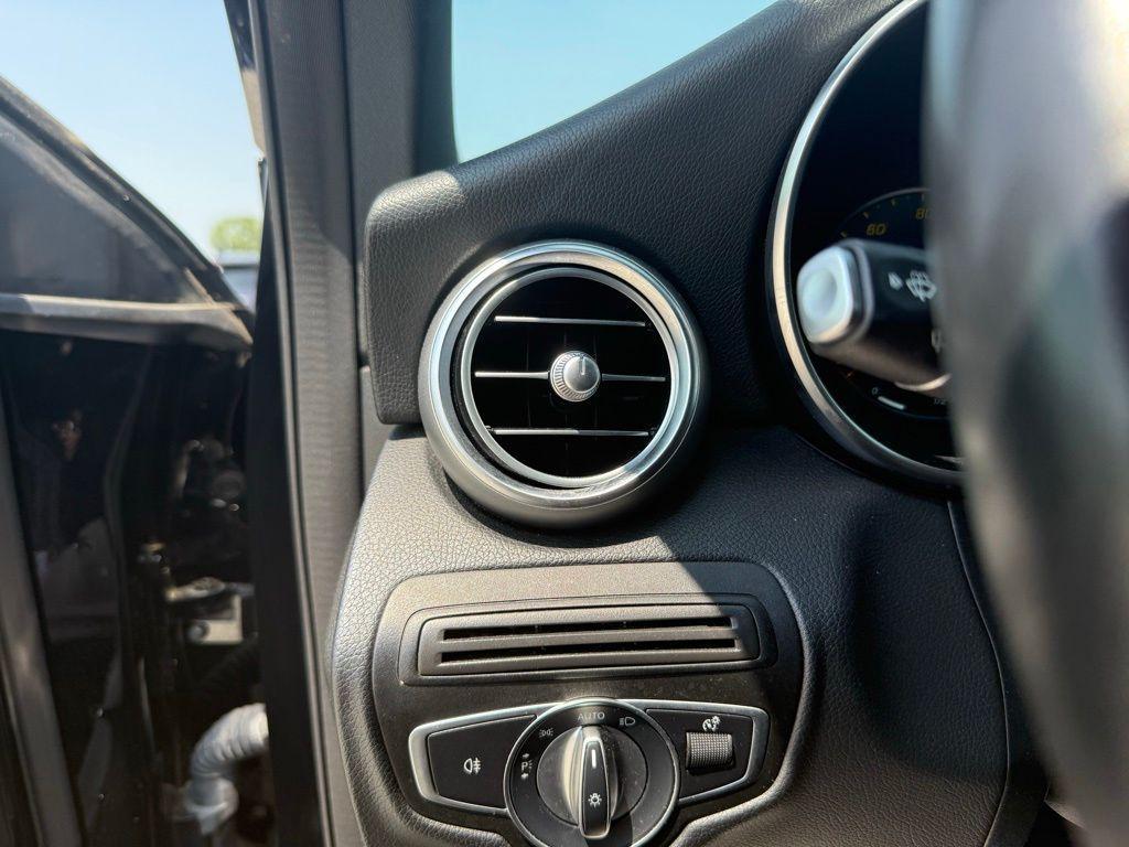 used 2022 Mercedes-Benz GLC 300 car, priced at $31,900