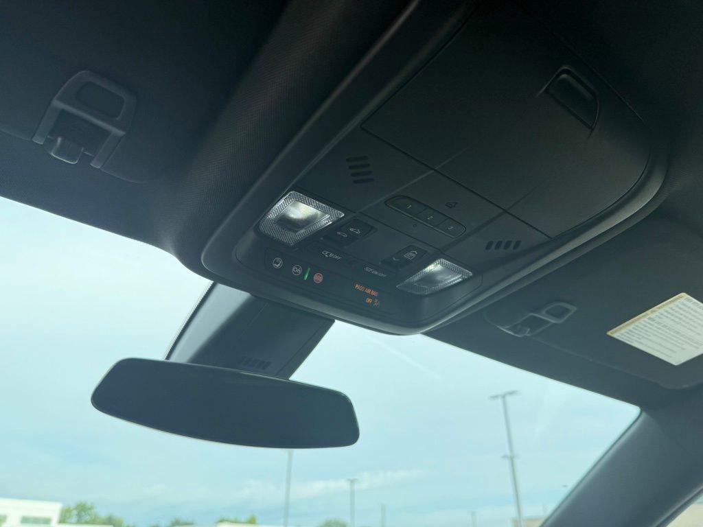 used 2022 Cadillac XT6 car, priced at $30,250