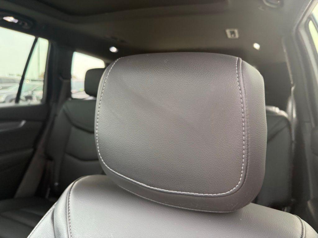 used 2022 Cadillac XT6 car, priced at $30,250