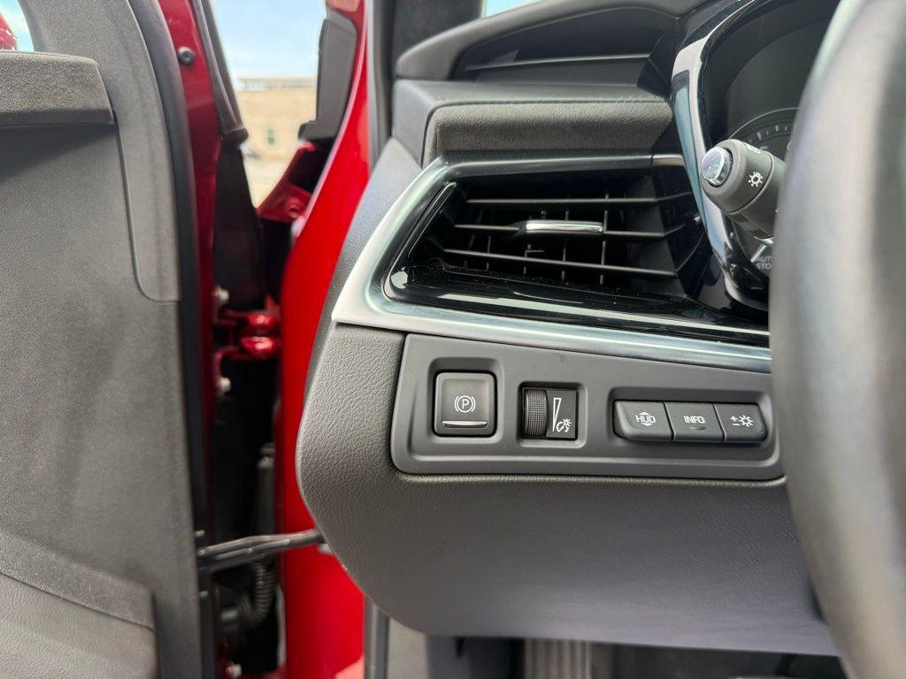 used 2024 Cadillac XT6 car, priced at $55,250