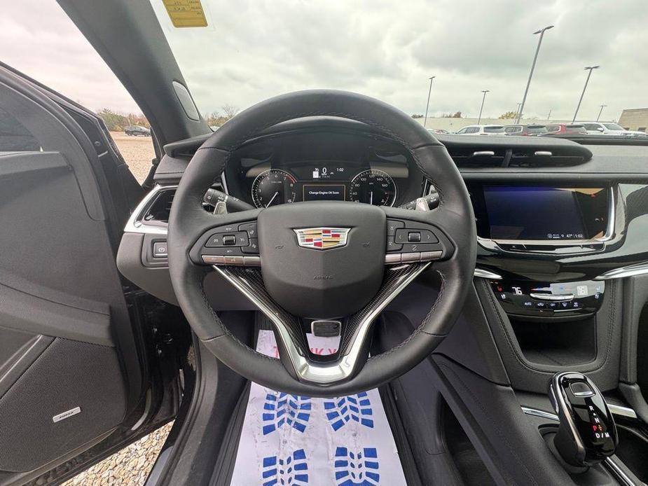 used 2023 Cadillac XT6 car, priced at $44,434