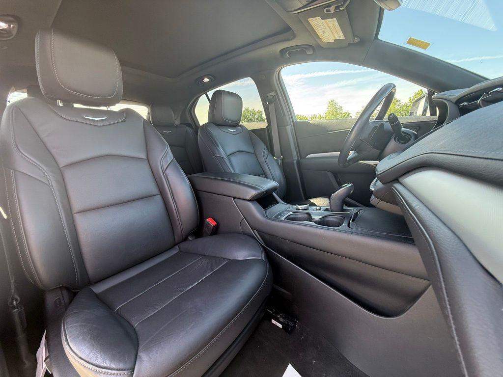 used 2022 Cadillac XT4 car, priced at $30,350