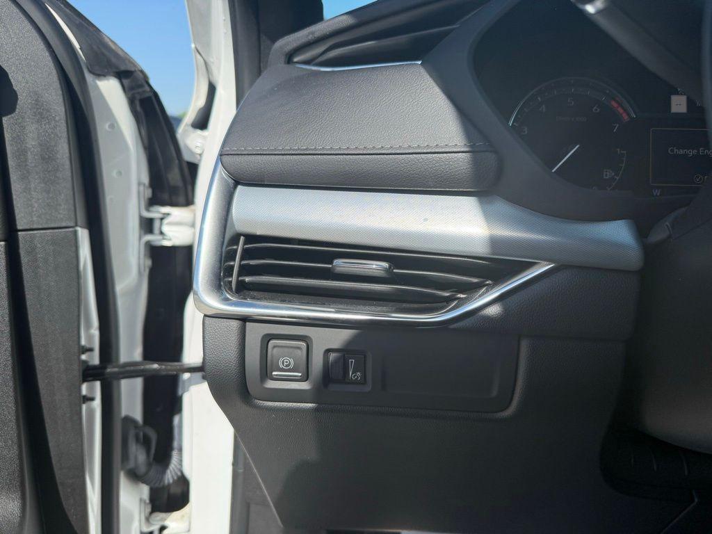 used 2022 Cadillac XT4 car, priced at $30,350