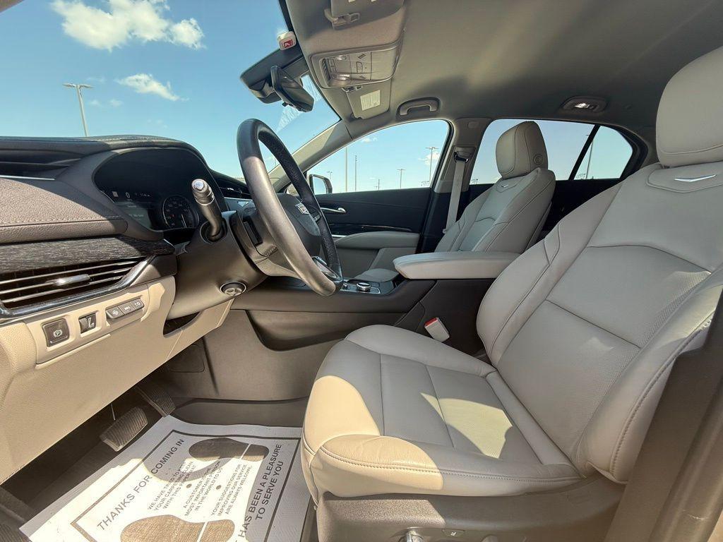 used 2023 Cadillac XT4 car, priced at $32,000