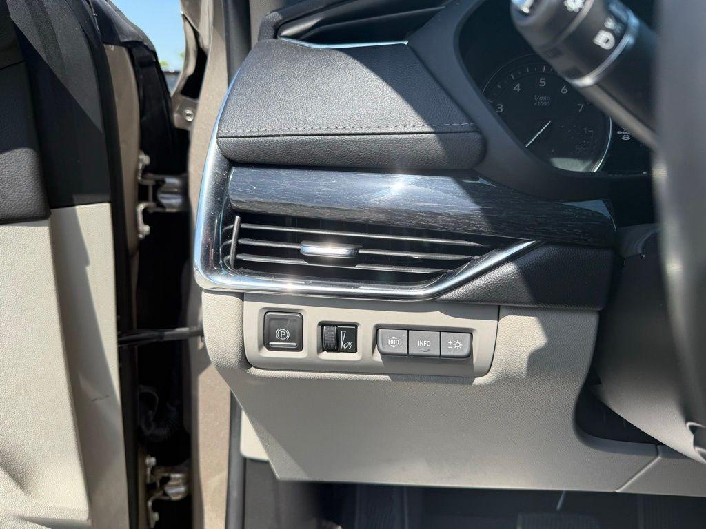 used 2023 Cadillac XT4 car, priced at $32,000